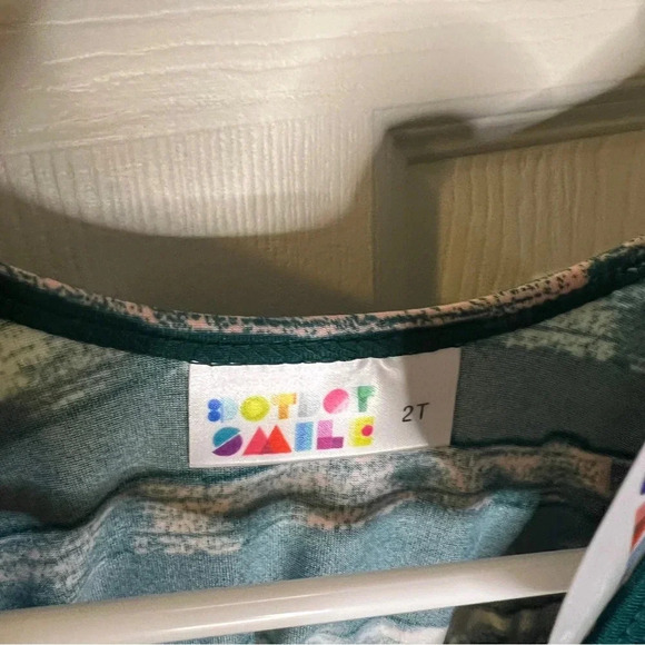 Dot Dot Smile Green Flutter Sleeve - Picture 3 of 3